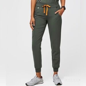 FIGS • LIMITED EDITION Moss w/ Orange Drawstring • Zamora 2.0 Joggers • Medium